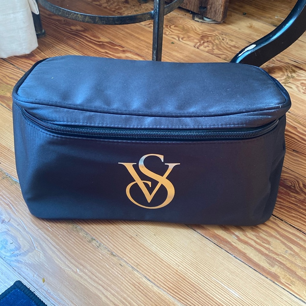 NWT VS Travel Case